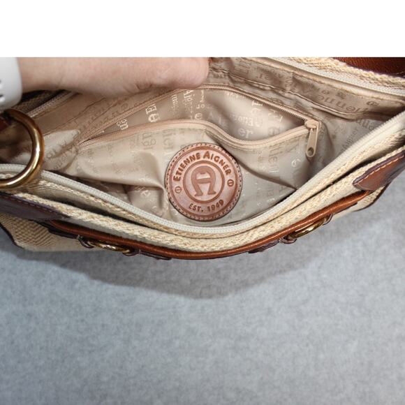 Vintage Etienne Aigner Tan Embossed Leather Purse‎ with Gold Embellishments - Picture 4 of 7